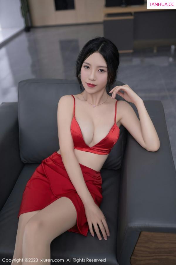 陈若依 抖娘利世 [XiuRen]高清写真图 2023.01.30 No.6189 利世 短裙美腿第21张图片